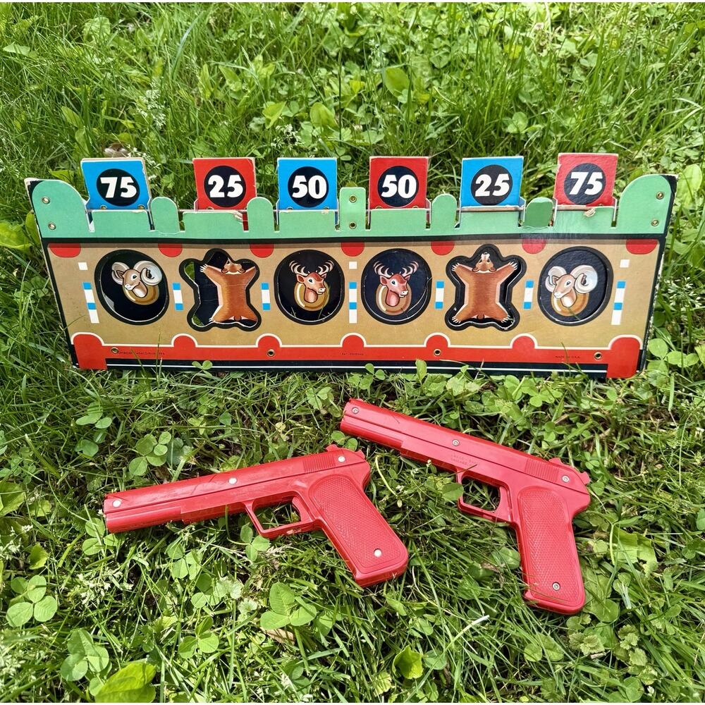 Vintage 1956 Cadaco Ellis Sharpshooter Target Game 2 Pistols Animal Targets